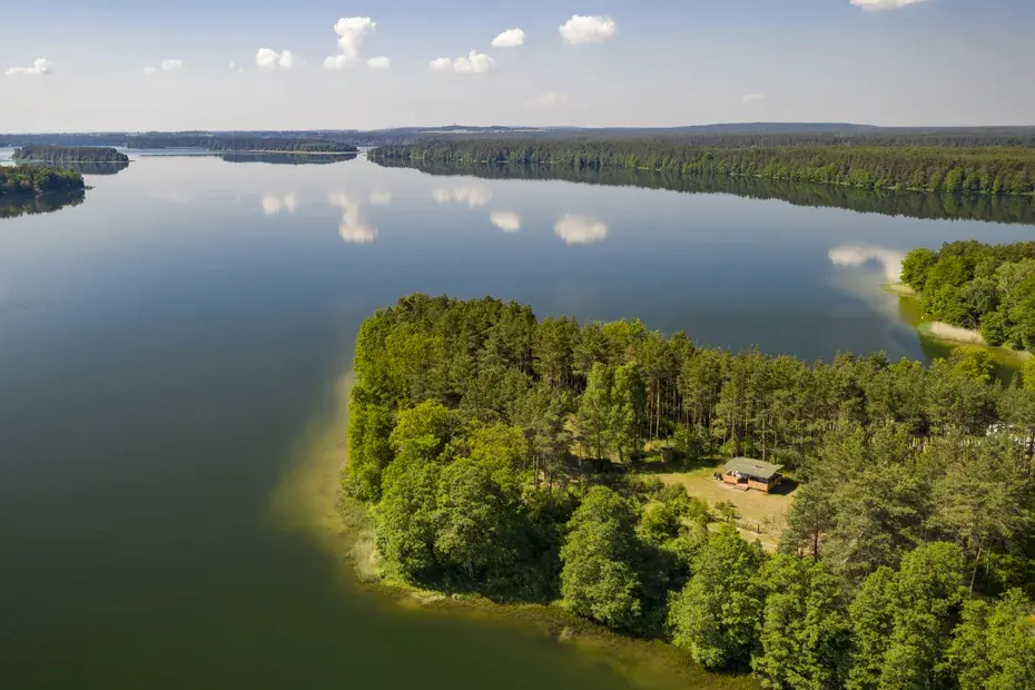 Jezioro Łąckie: atrakcje, historia i praktyczne informacje dla turystów