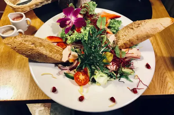 Gdzie zjeść w Srebrnej Górze? Odkryj najlepsze restauracje i smaki