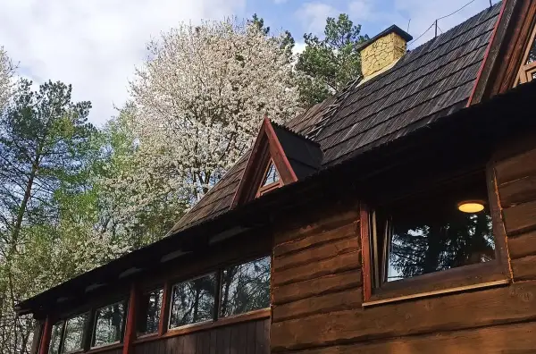 Bacówka w Bartnem - odkryj urokliwe schronisko w Beskidzie Niskim